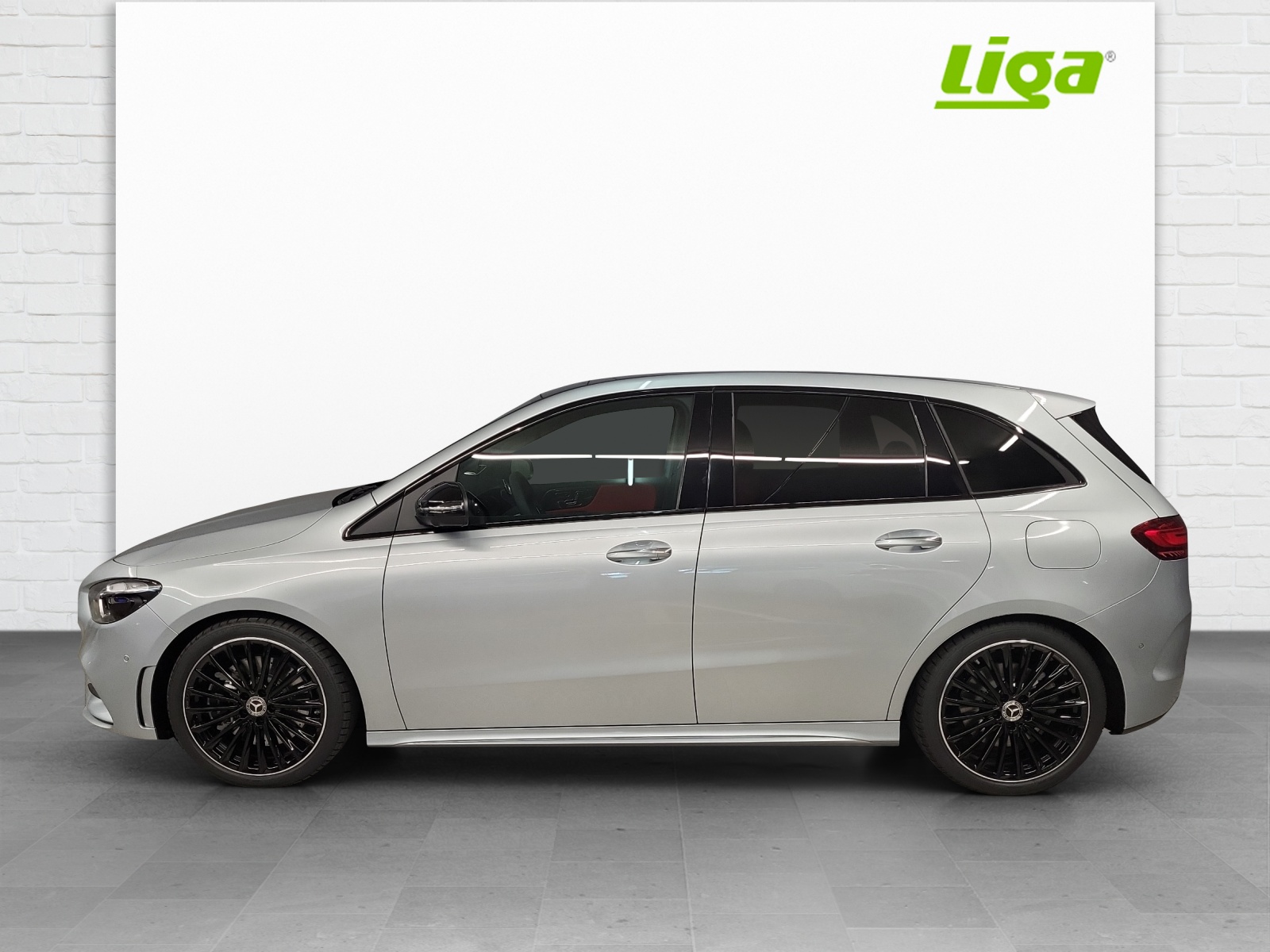 MERCEDES-BENZ B 250 AMG Line 4Matic