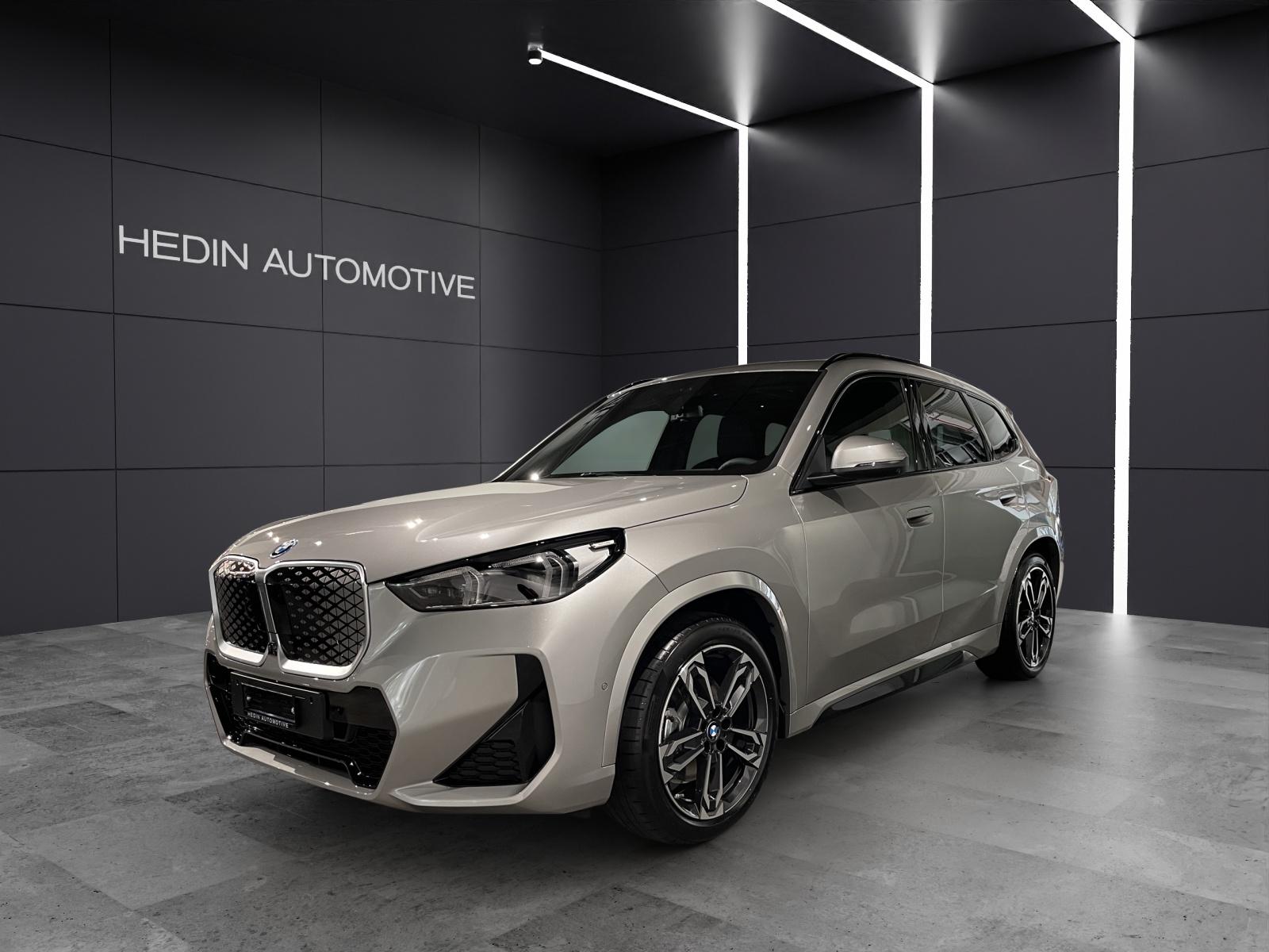 BMW iX1 30 xDrive SUV / Geländewagen