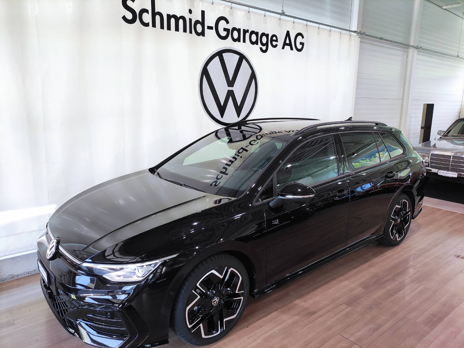 VW Golf VIII Variant 1.5 eTSI R-Line DSG - 1