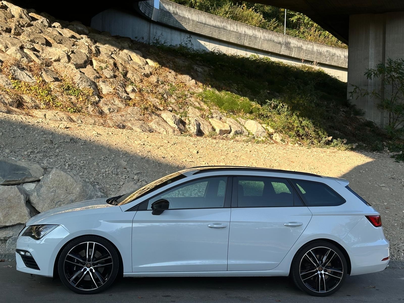 SEAT Leon ST 2.0 TSI Cupra 300 4 Drive DSG - 3