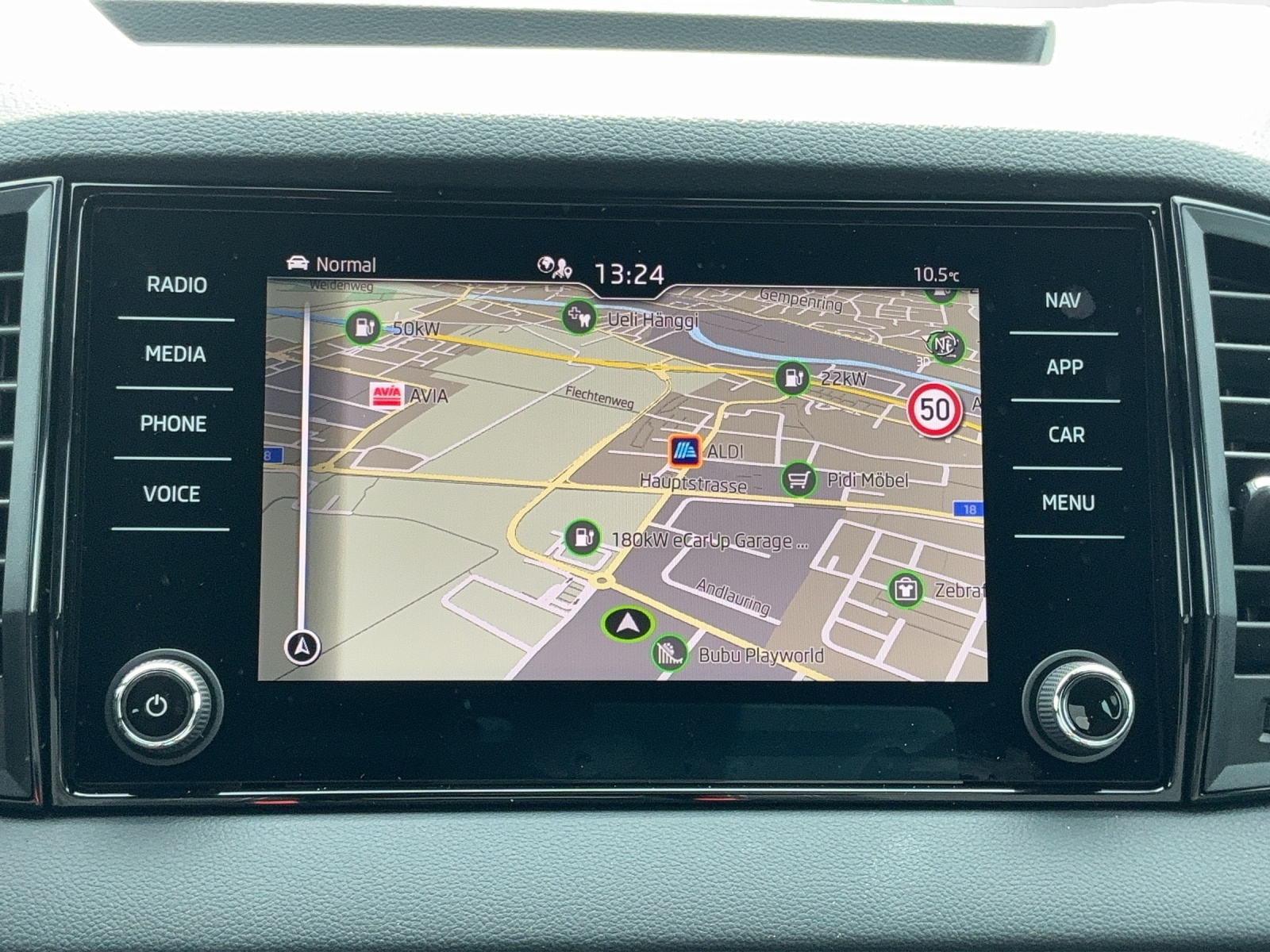 SKODA Karoq 2.0 TSI Dynamic Limited Edition 4x4 DSG - 9