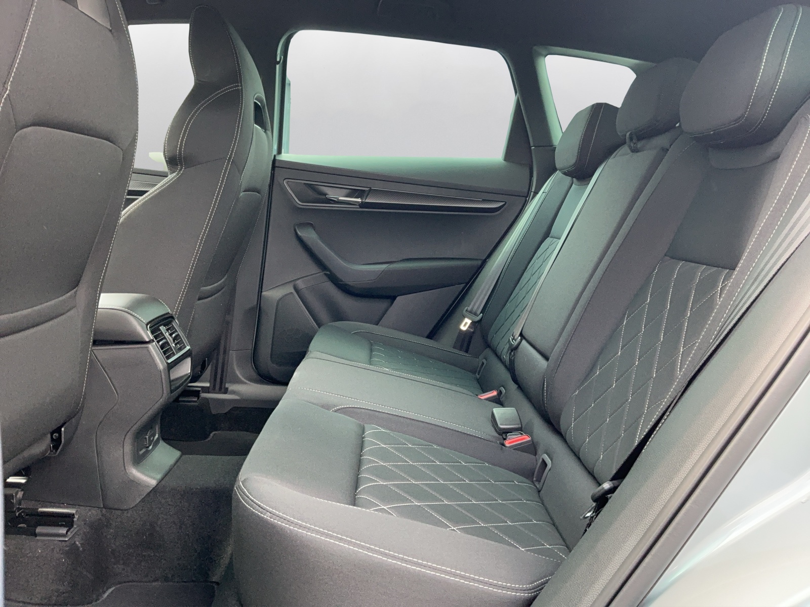 SKODA Karoq 2.0 TSI Dynamic Limited Edition 4x4 DSG - 11