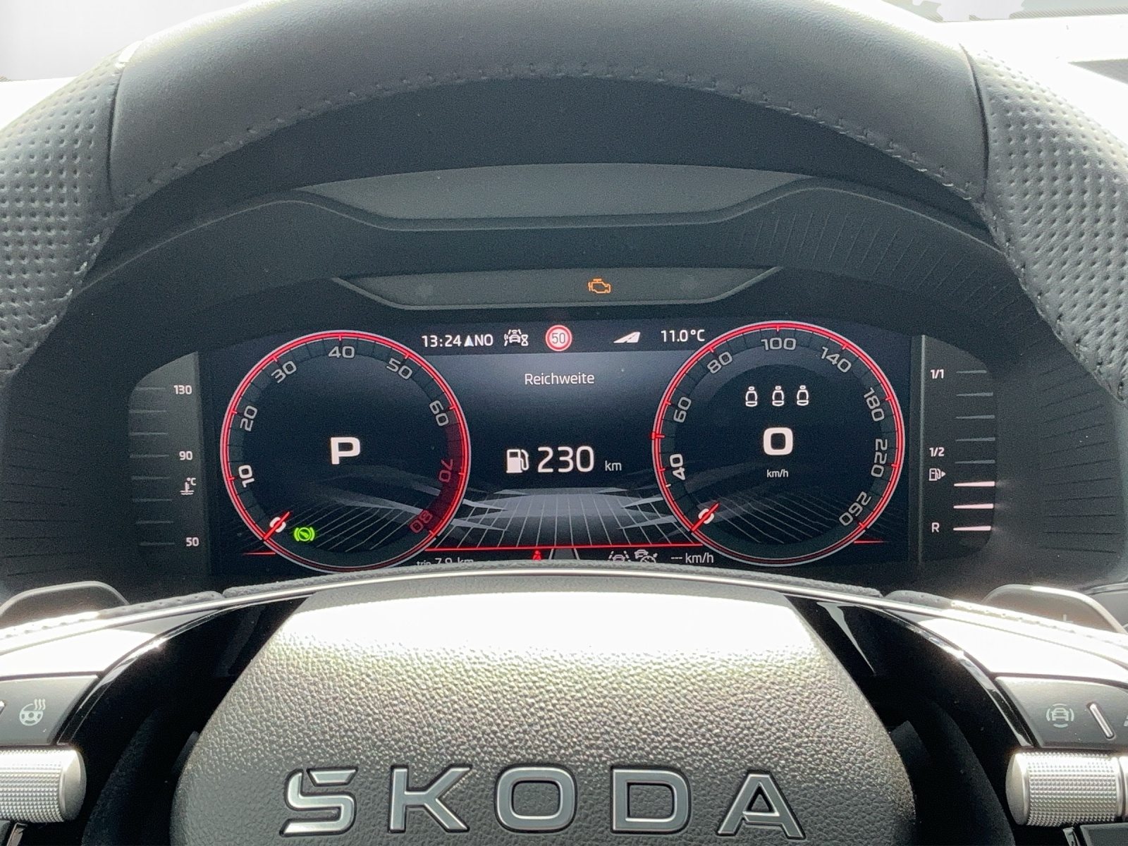 SKODA Karoq 2.0 TSI Dynamic Limited Edition 4x4 DSG - 8