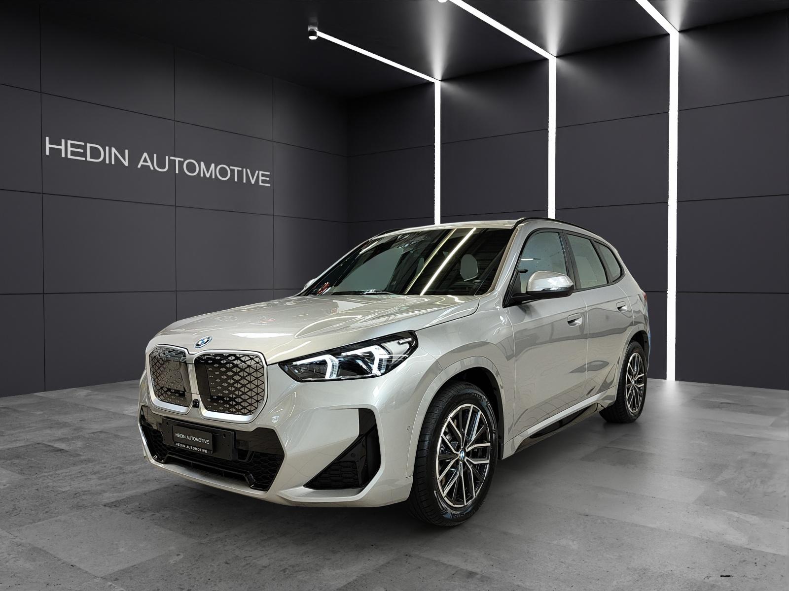 BMW iX1 30 xDrive SUV / Geländewagen