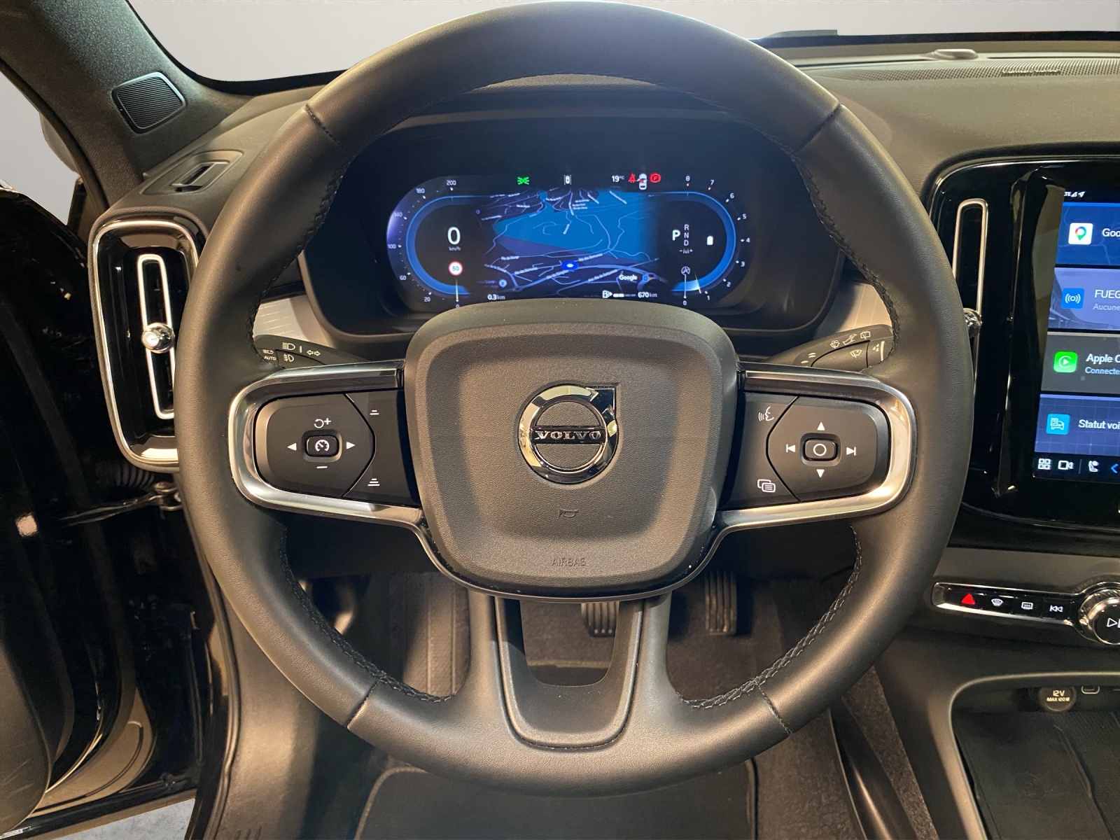 VOLVO XC40 2.0 B4 MH Plus Dark - 9