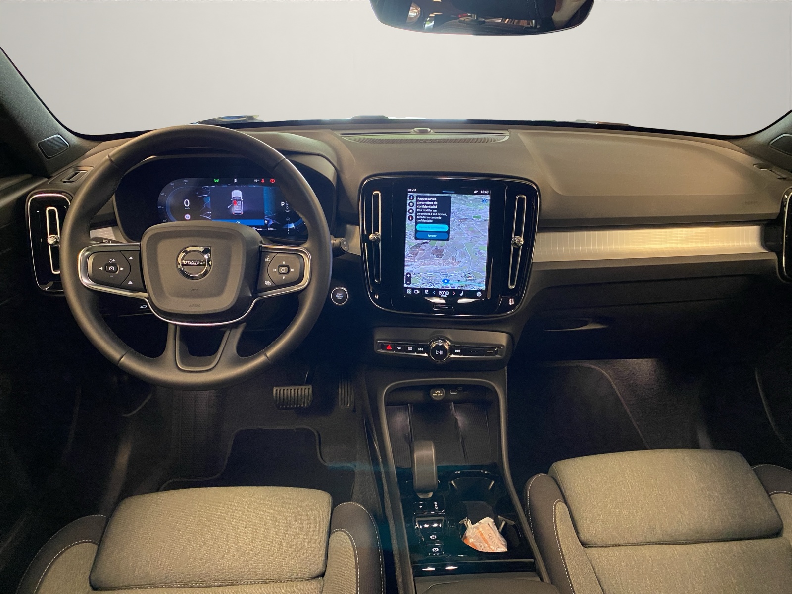VOLVO XC40 2.0 B4 MH Plus Dark - 11