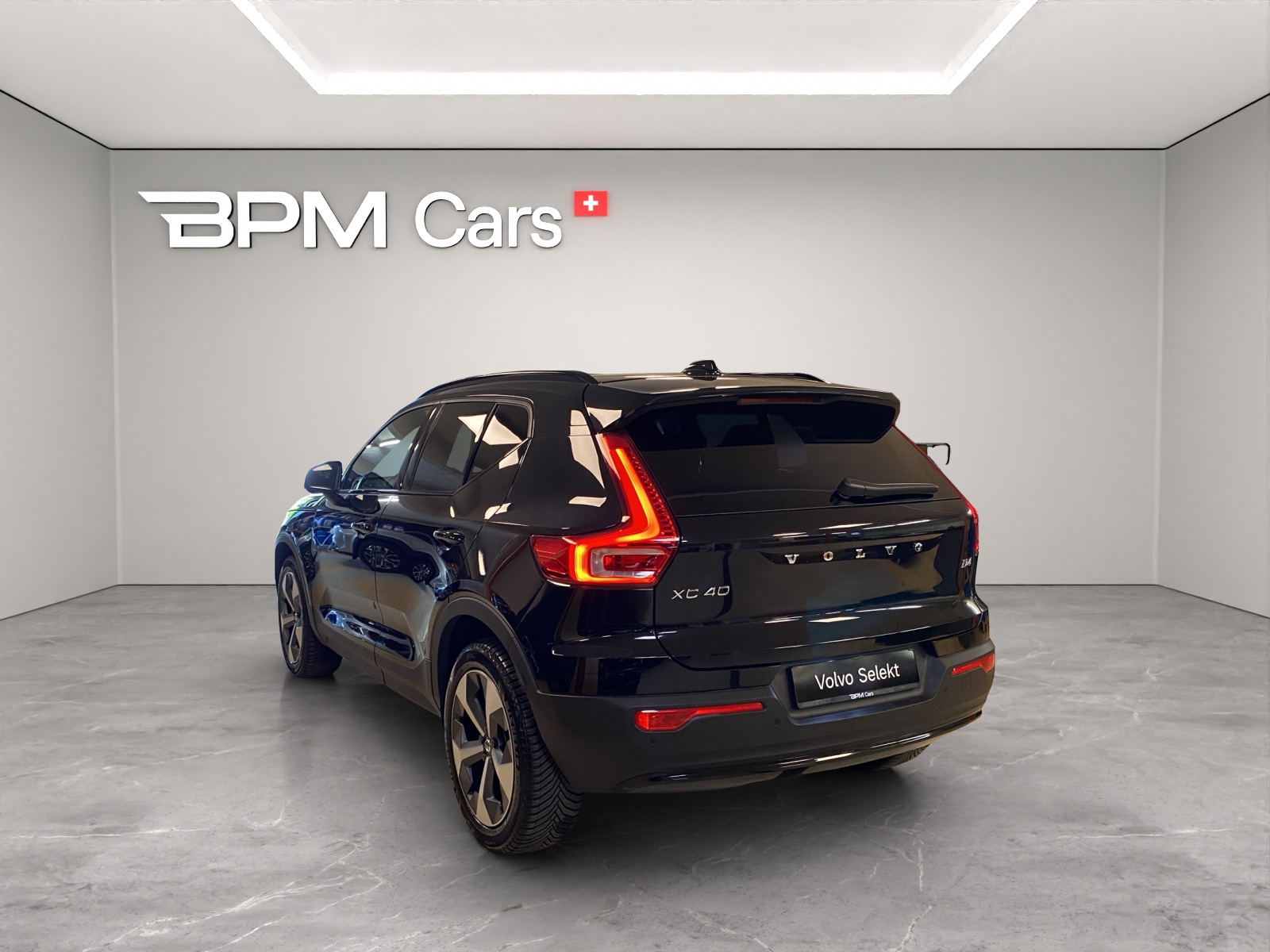 VOLVO XC40 2.0 B4 MH Plus Dark - 6
