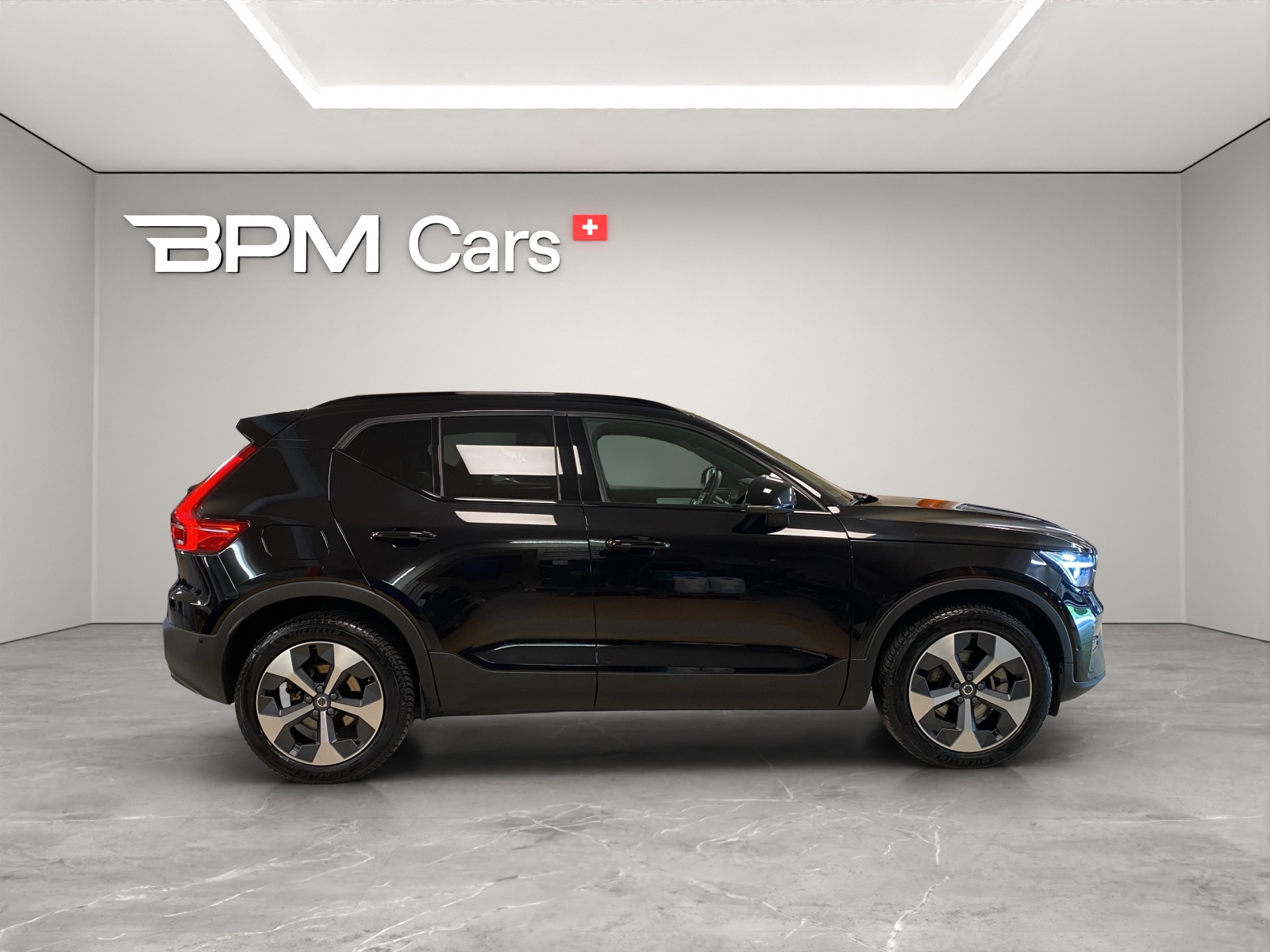 VOLVO XC40 2.0 B4 MH Plus Dark - 14
