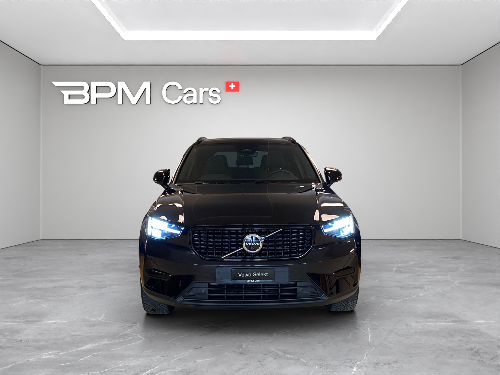 VOLVO XC40 2.0 B4 MH Plus Dark - 2