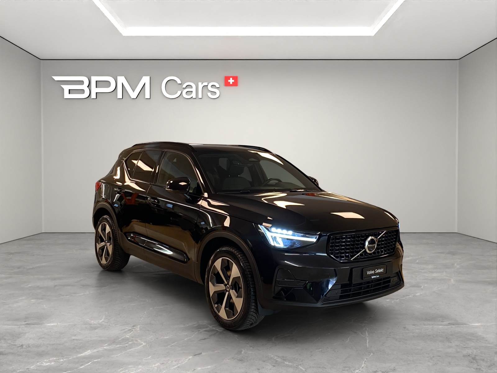 VOLVO XC40 2.0 B4 MH Plus Dark - 5