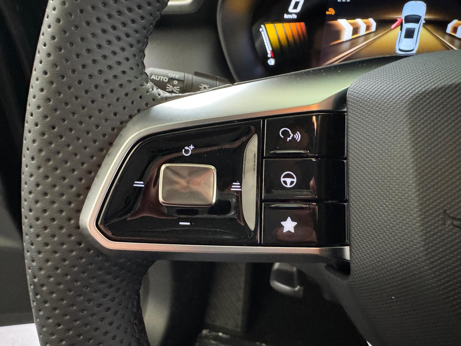 MG ZS 1.5 Hybrid+ Luxury-9