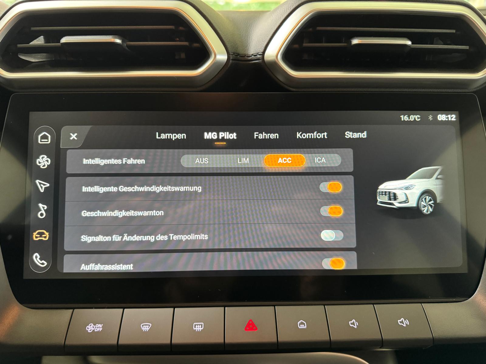 MG ZS 1.5 Hybrid+ Luxury-12