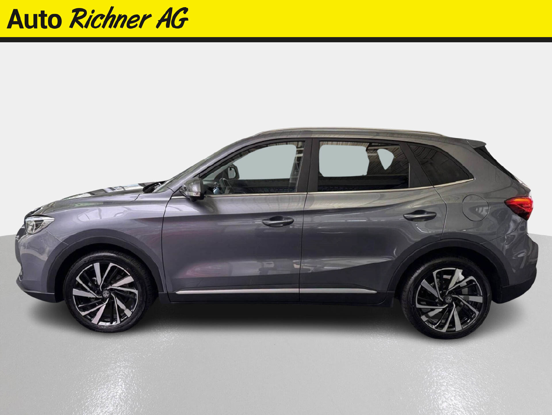 MG ZS 1.5 Hybrid+ Luxury-2