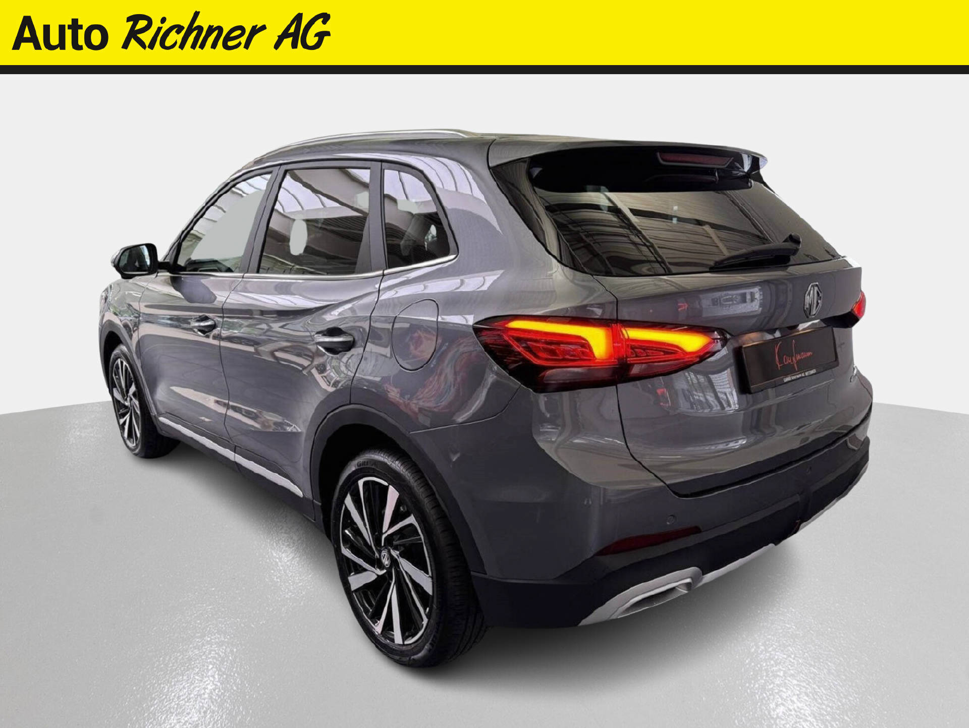MG ZS 1.5 Hybrid+ Luxury-4