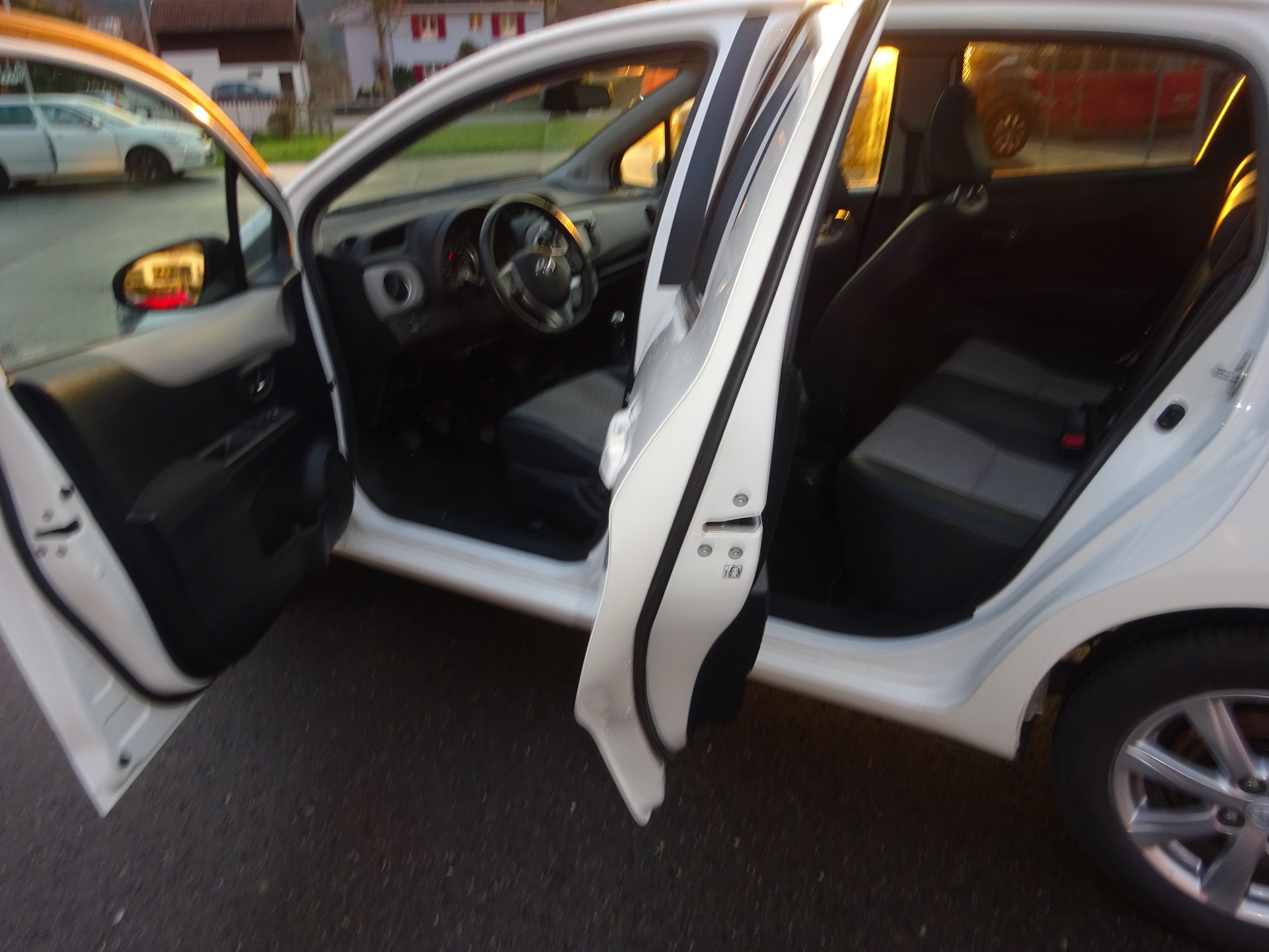 TOYOTA Yaris 1.33 Sol Premium - 9