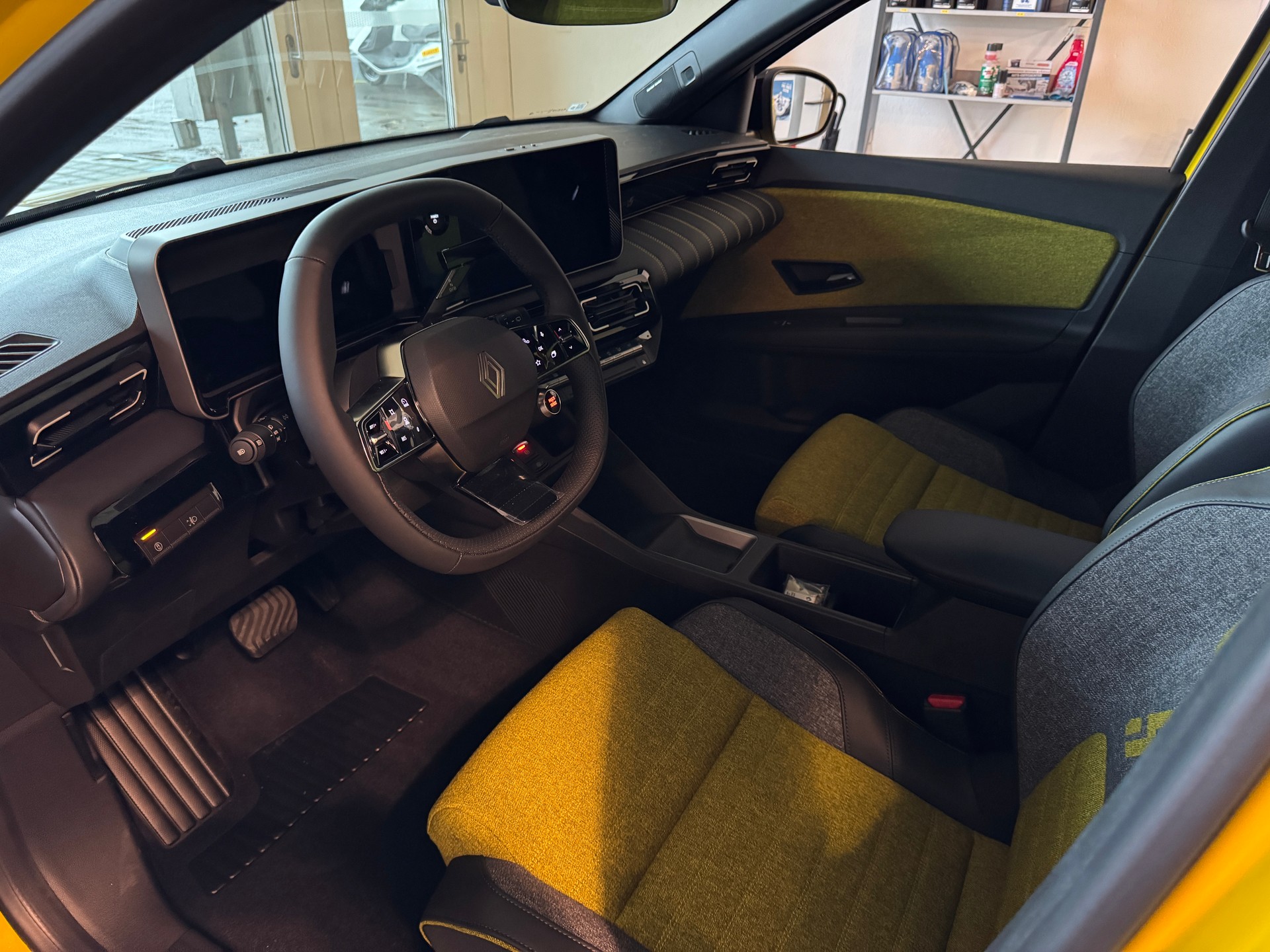 RENAULT R5 E-Tech Comfort Range 52 kWh Iconic Five - 5