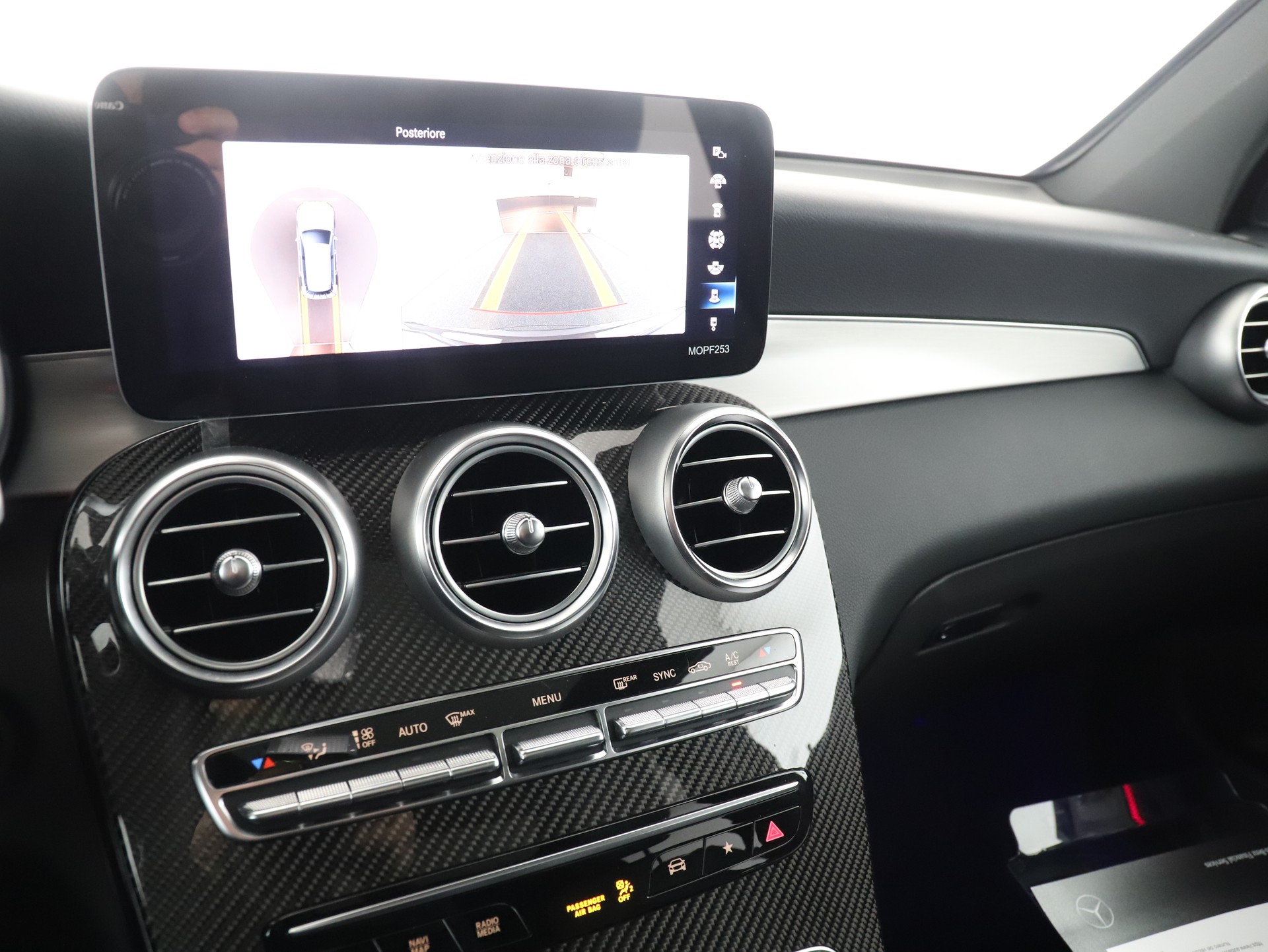 MERCEDES-BENZ GLC 300 AMG Line 4Matic - 16