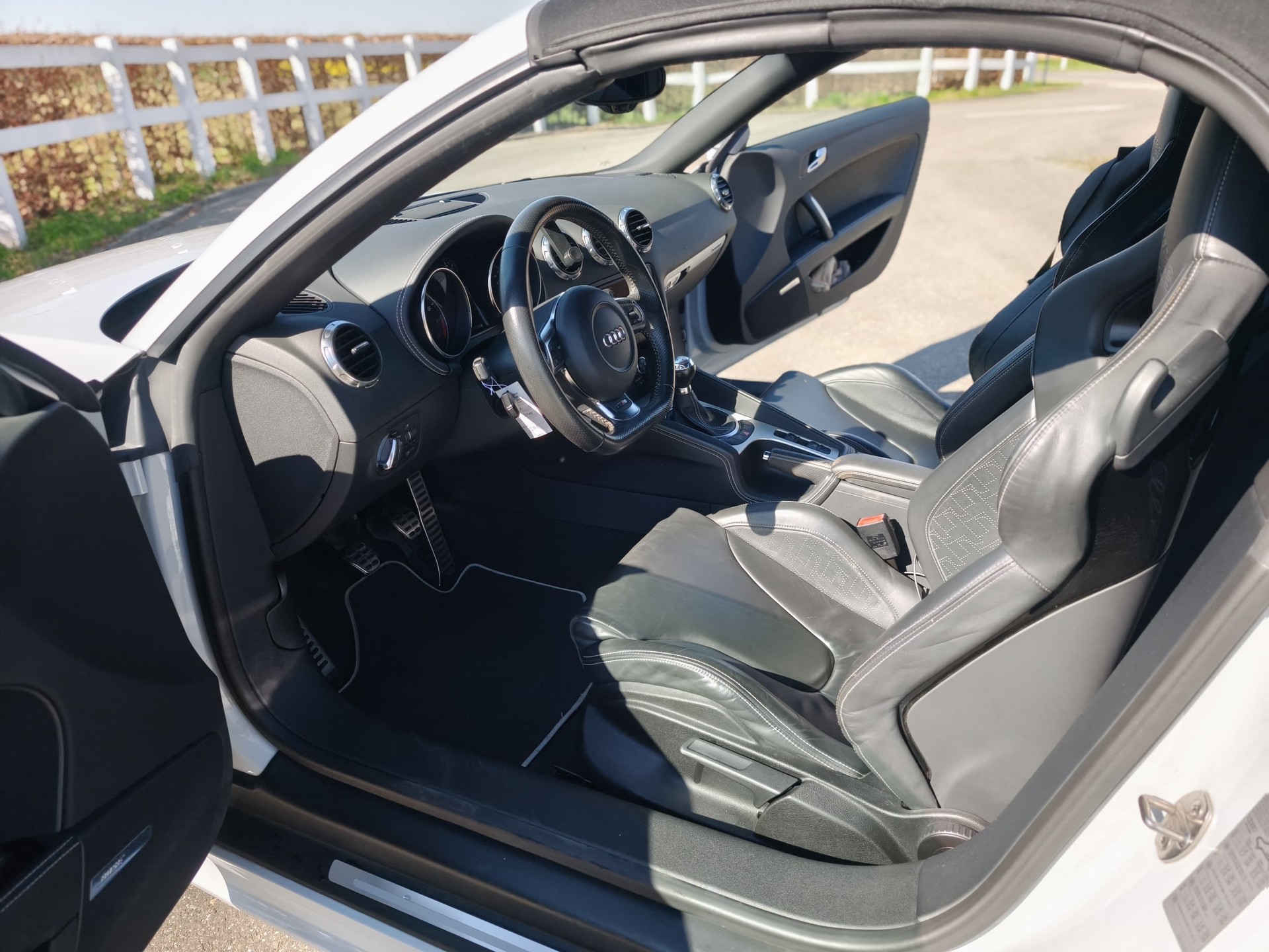 AUDI TT RS Roadster 2.5 TFSI quattro - 12