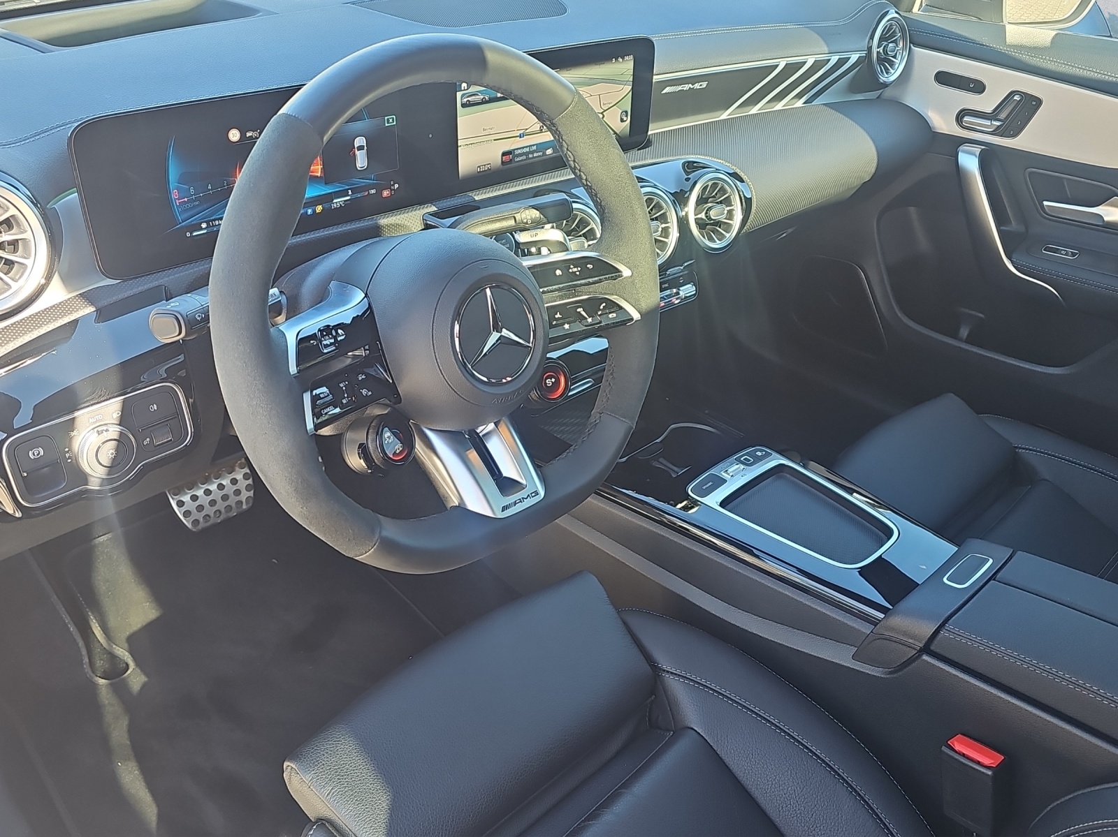 MERCEDES-BENZ CLA Shooting Brake 45 S AMG 4Matic 8G-DCT - 11