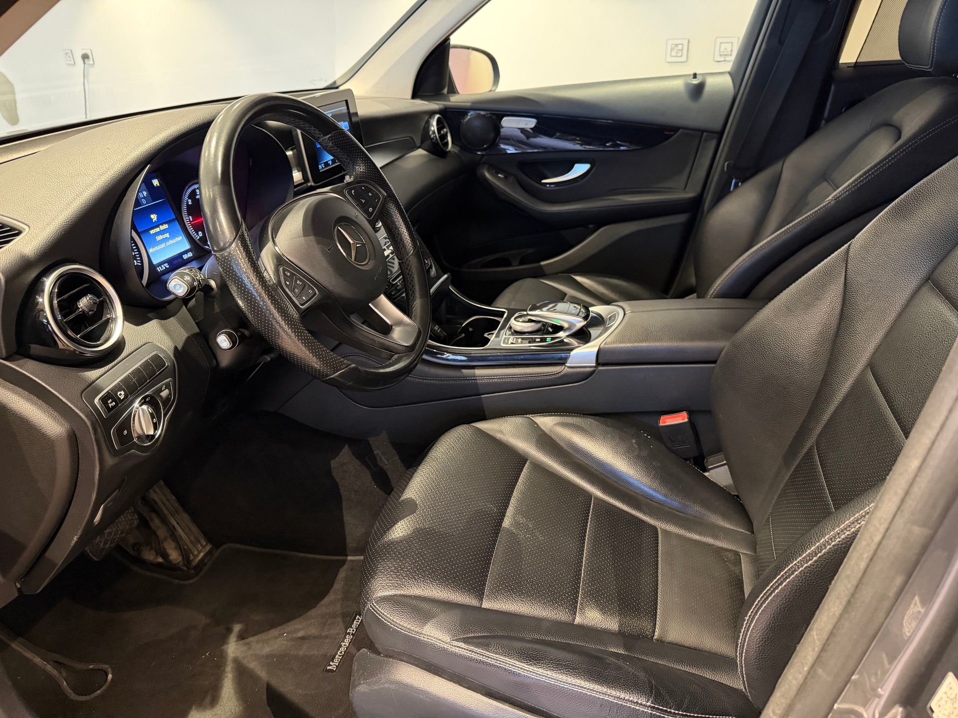 MERCEDES-BENZ GLC 220 d AMG Line 4m - 11