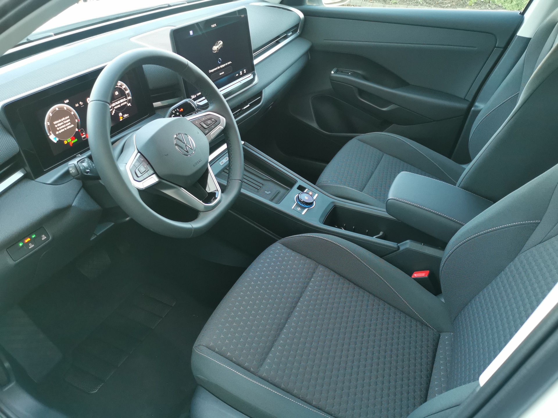 VW T-Roc 1.5 eTSI mHEV Life DSG - 4