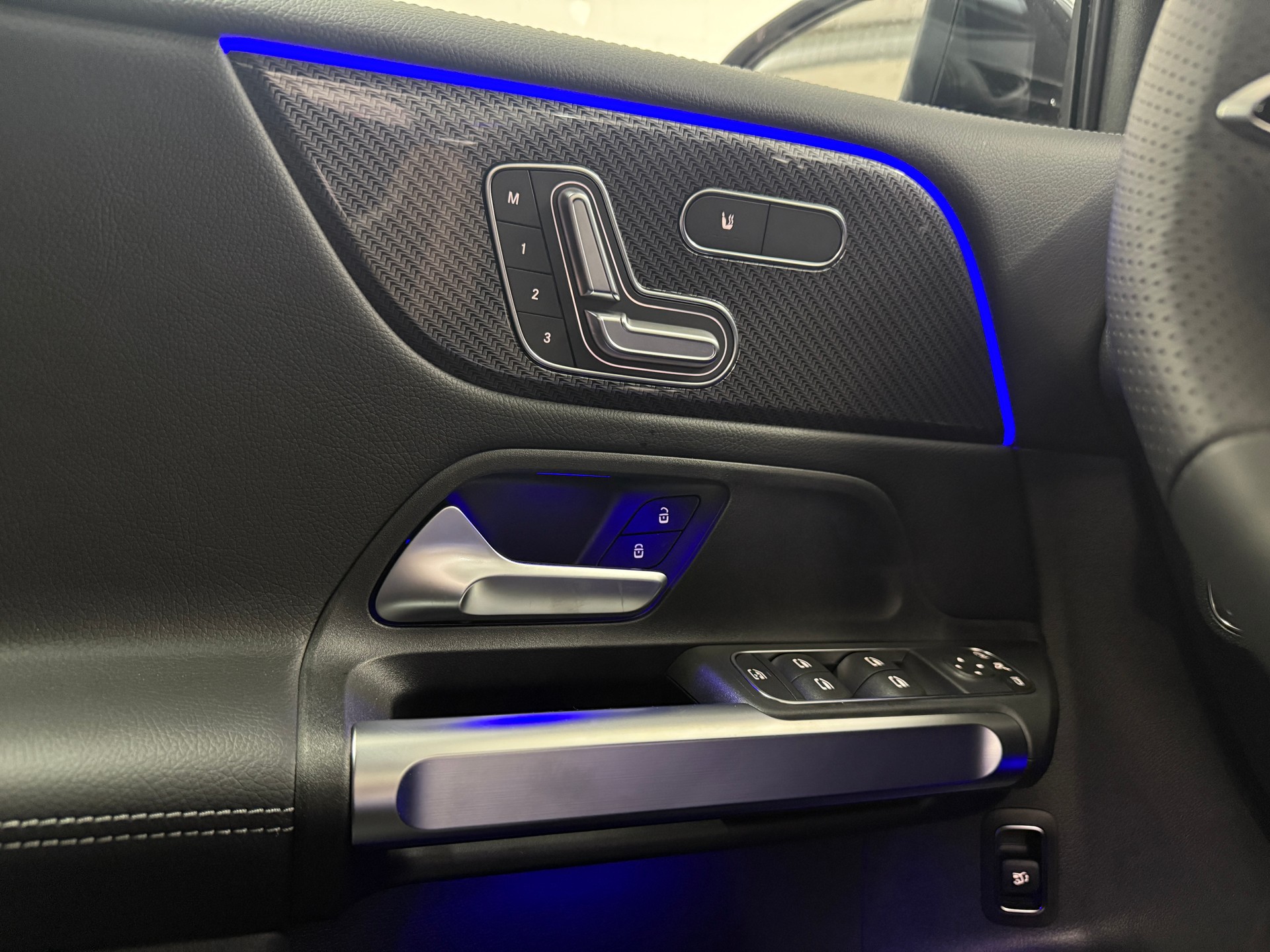 MERCEDES-BENZ AMG GLB 35 4MATIC - 16