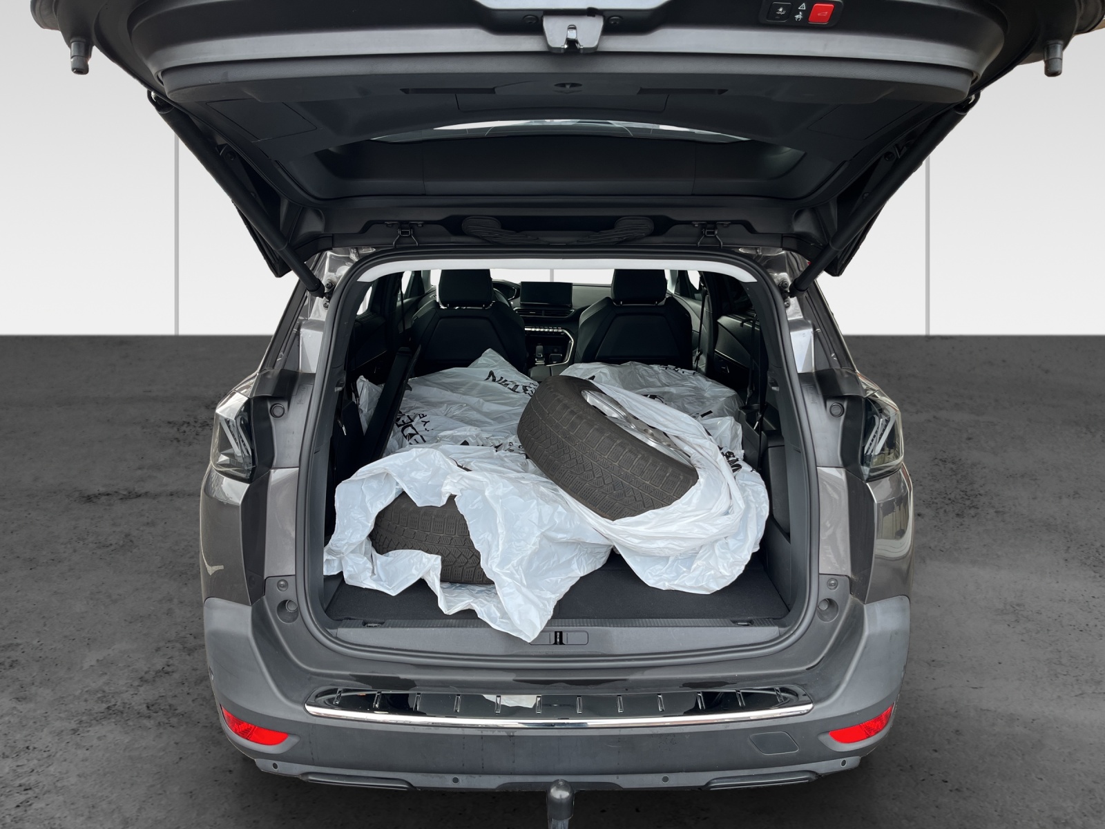PEUGEOT 5008 1.5 BlueHDi Allure Pack EAT8 - 12