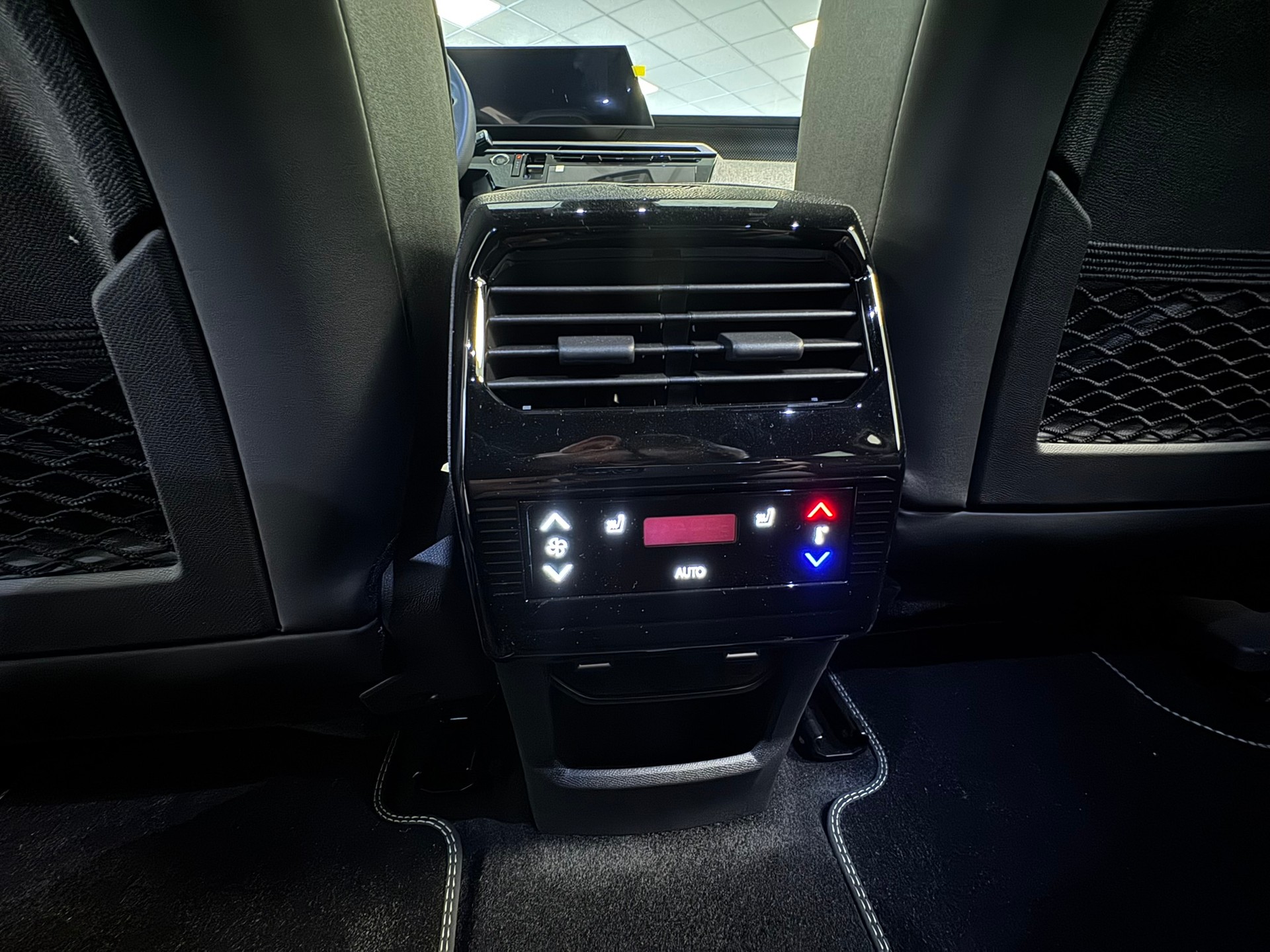PEUGEOT 5008 210 73kWh Allure - 8