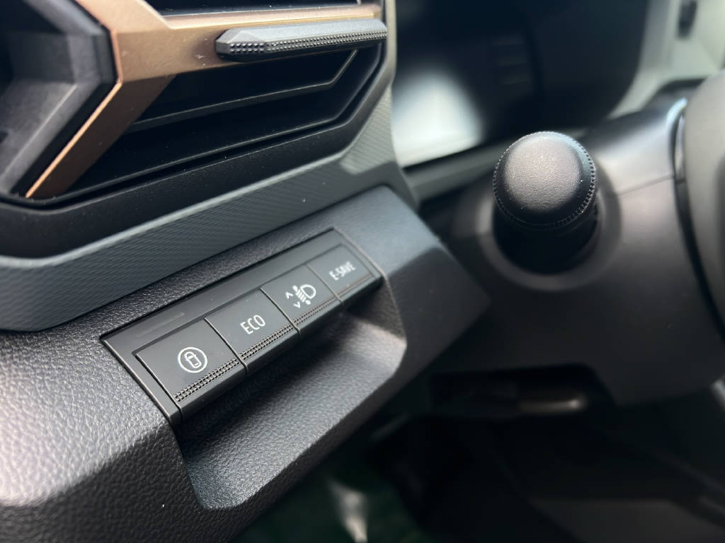 DACIA Duster 1.6 Hybrid Extreme+ - 11