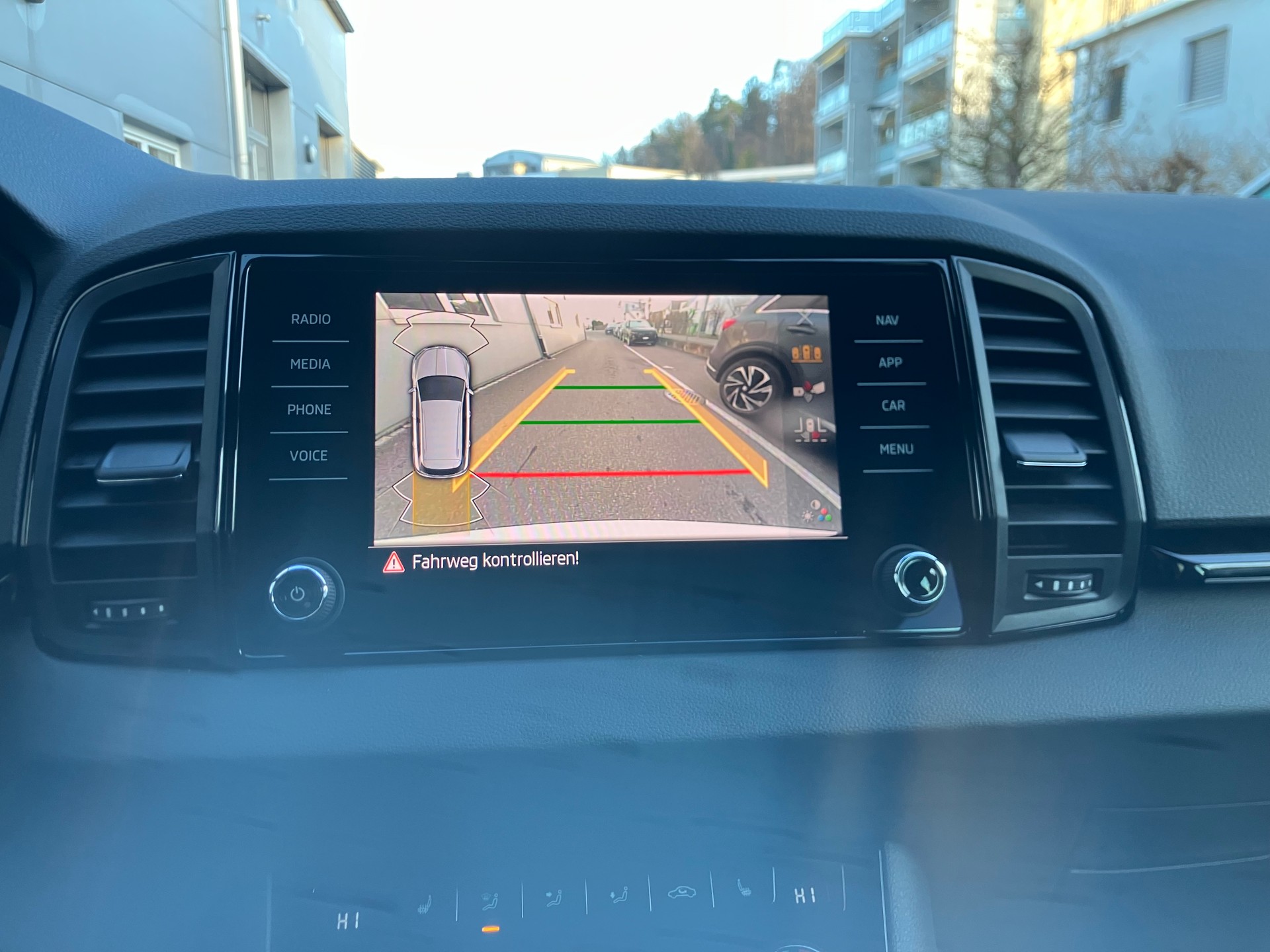 SKODA Karoq 2.0 TSI SportLine 4x4 DSG - 10