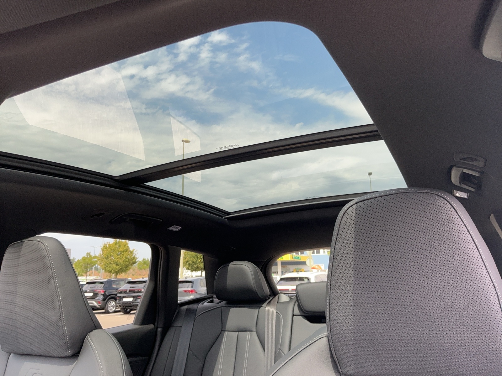 AUDI Q6 e-tron quattro - 15