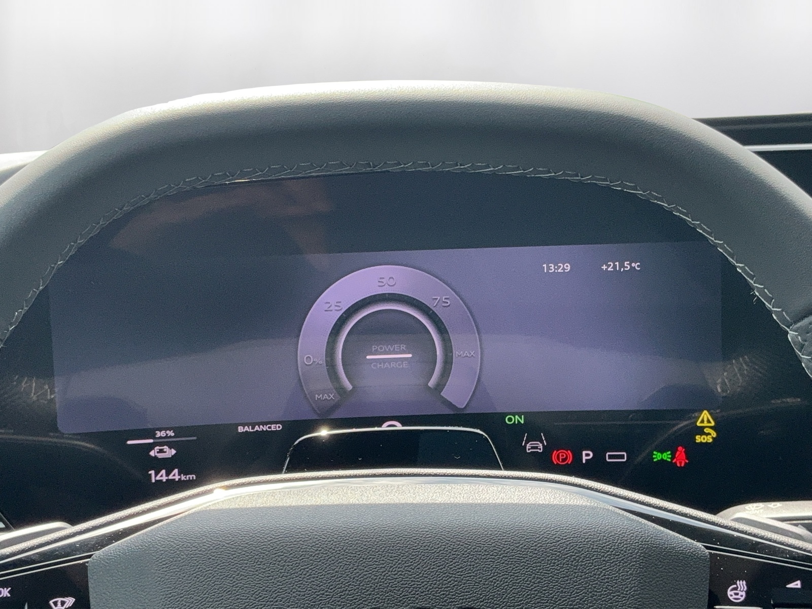 AUDI Q6 e-tron quattro - 8