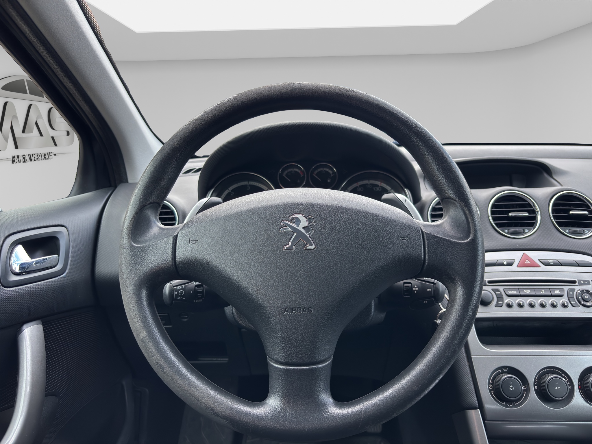 PEUGEOT 308 9