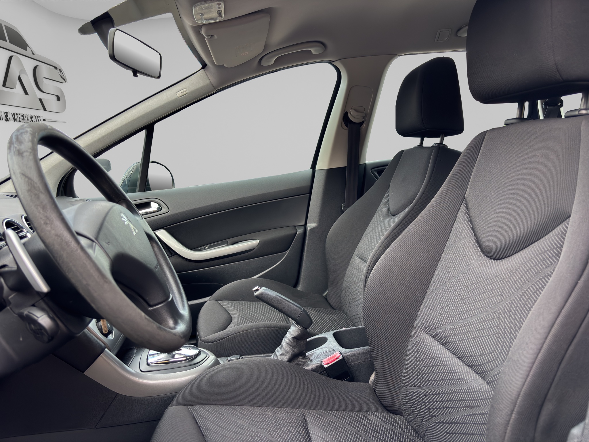 PEUGEOT 308 8
