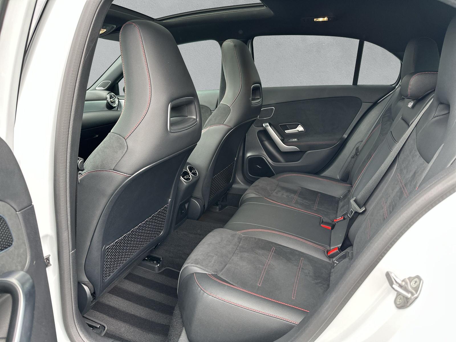 MERCEDES-BENZ A 250 e AMG Line (CH) - 13