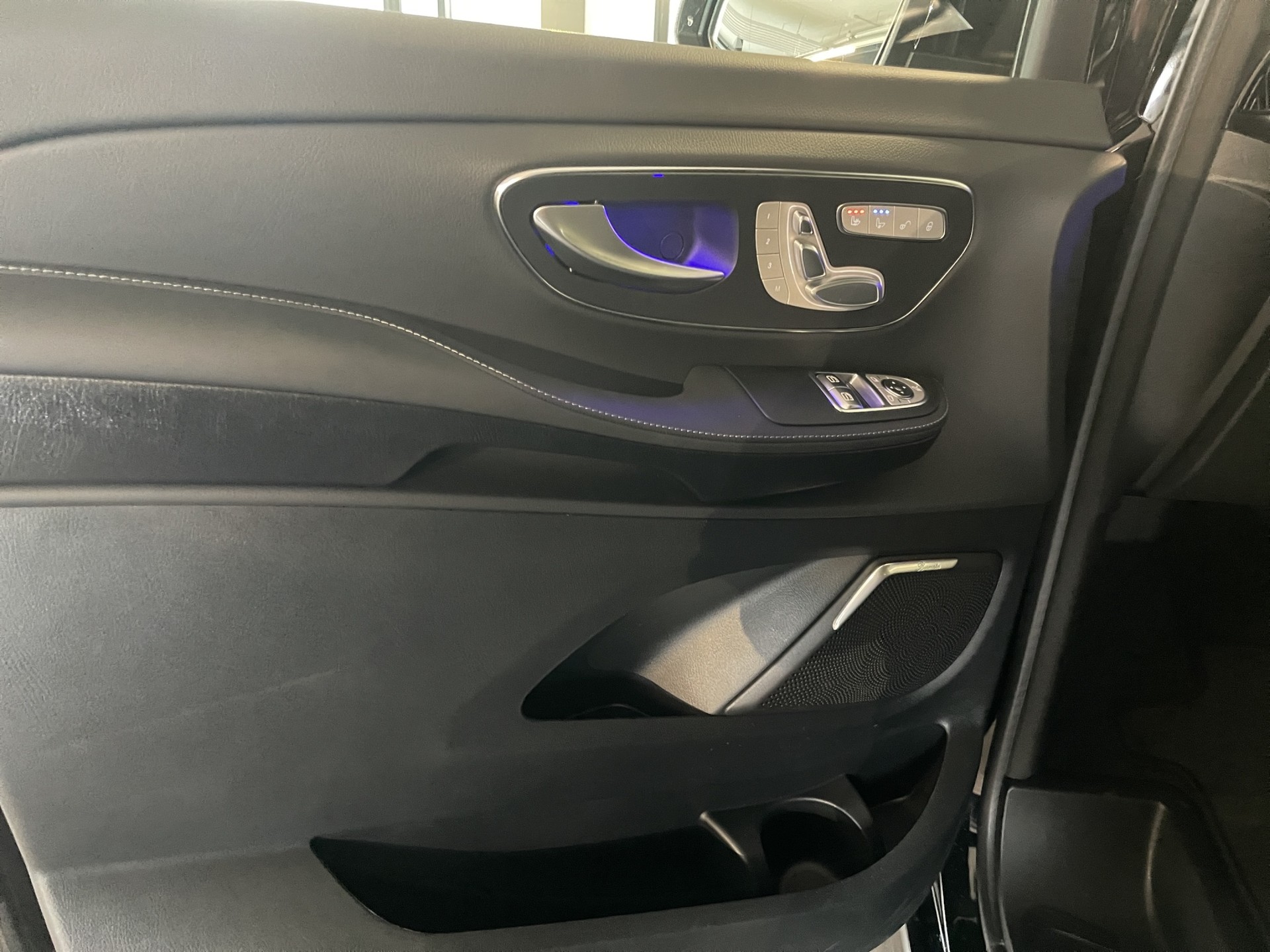 MERCEDES-BENZ V 300 d lang Swiss Edition 9G-Tronic - 12