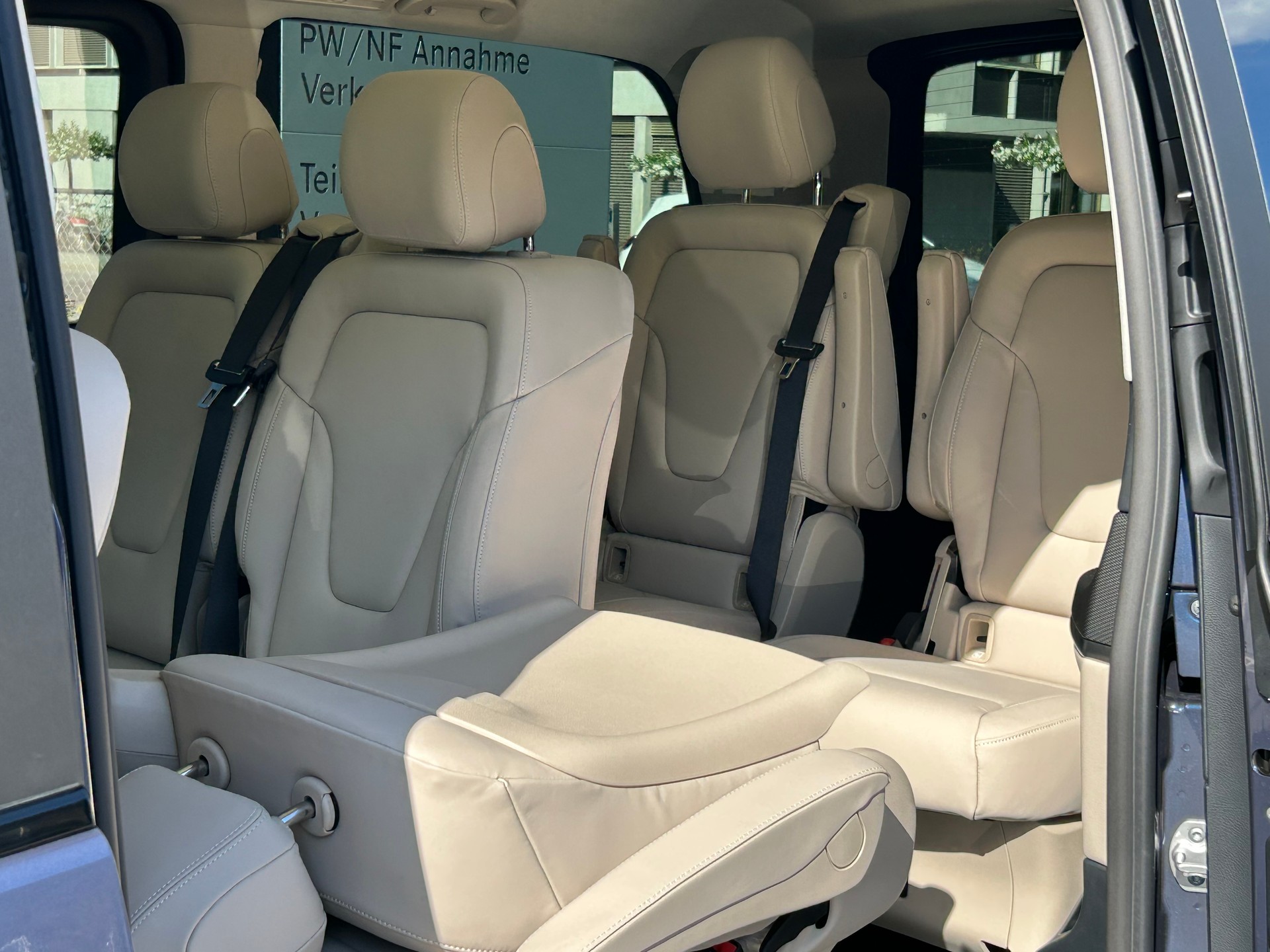 MERCEDES-BENZ V 300 d EXCLUSIVE Swiss Edition Lang 4MATIC - 8