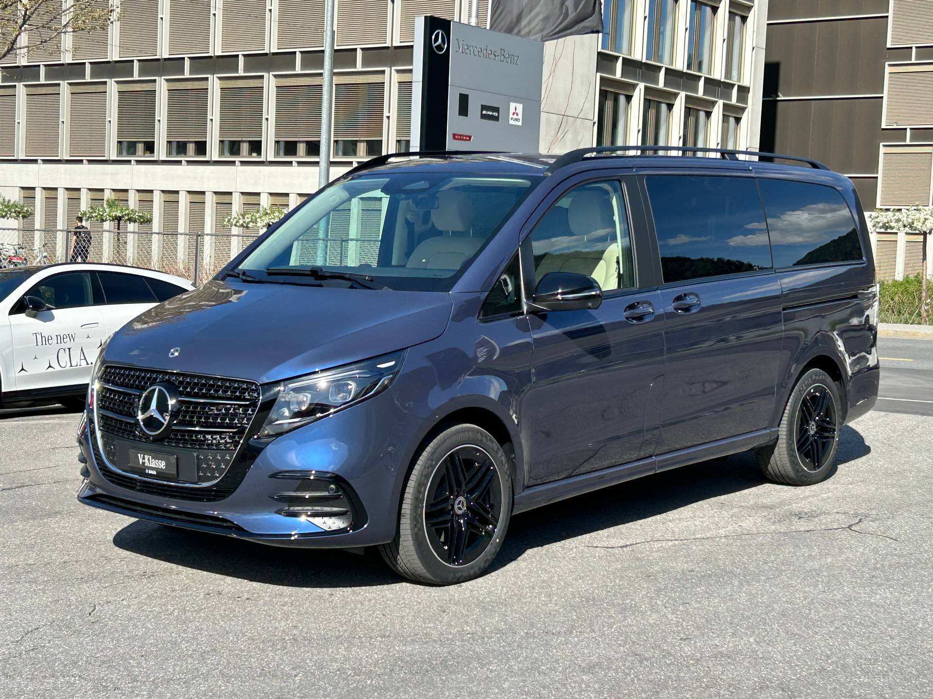 MERCEDES-BENZ V 300 d EXCLUSIVE Swiss Edition Lang 4MATIC - 3
