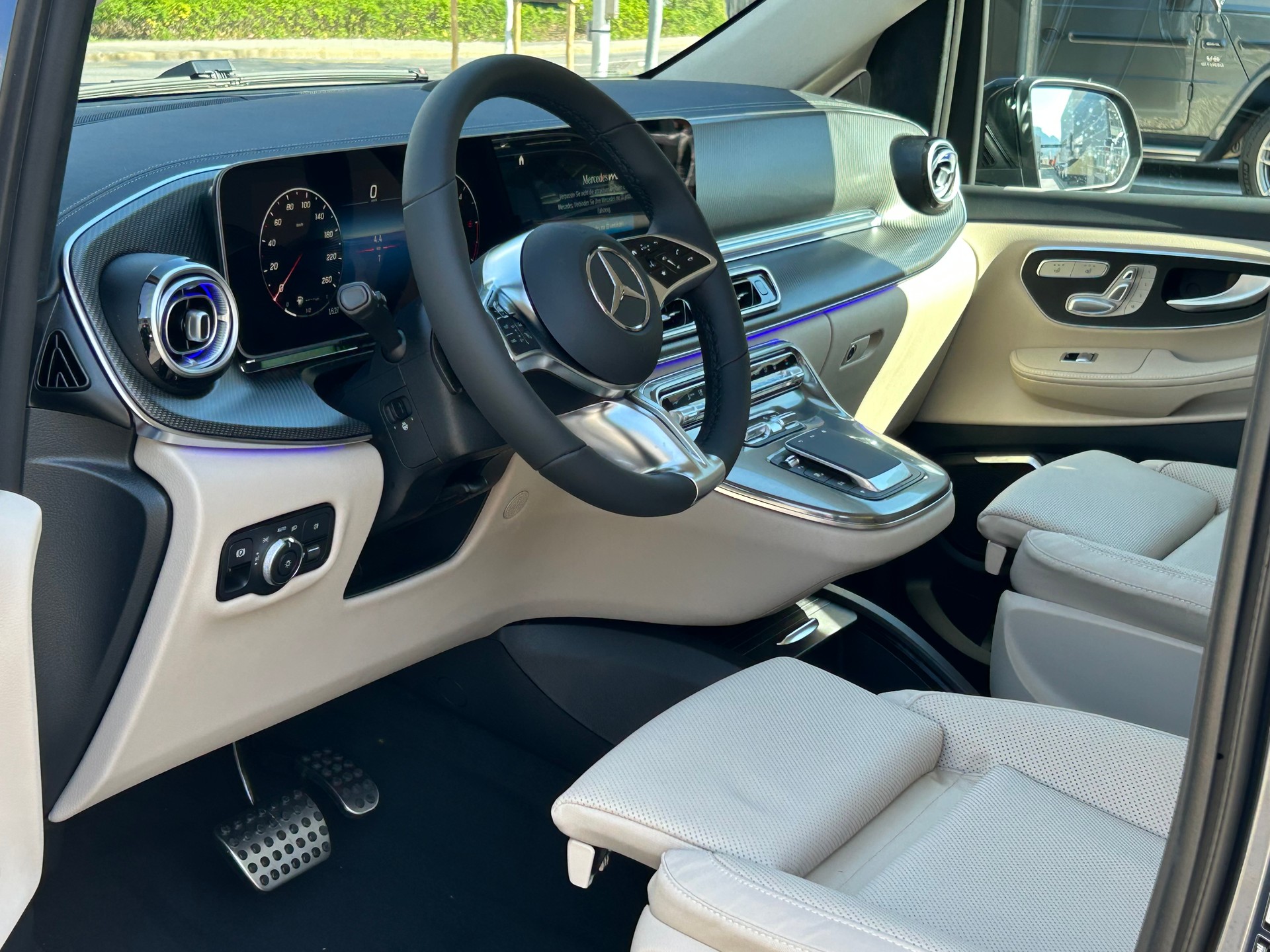 MERCEDES-BENZ V 300 d EXCLUSIVE Swiss Edition Lang 4MATIC - 19