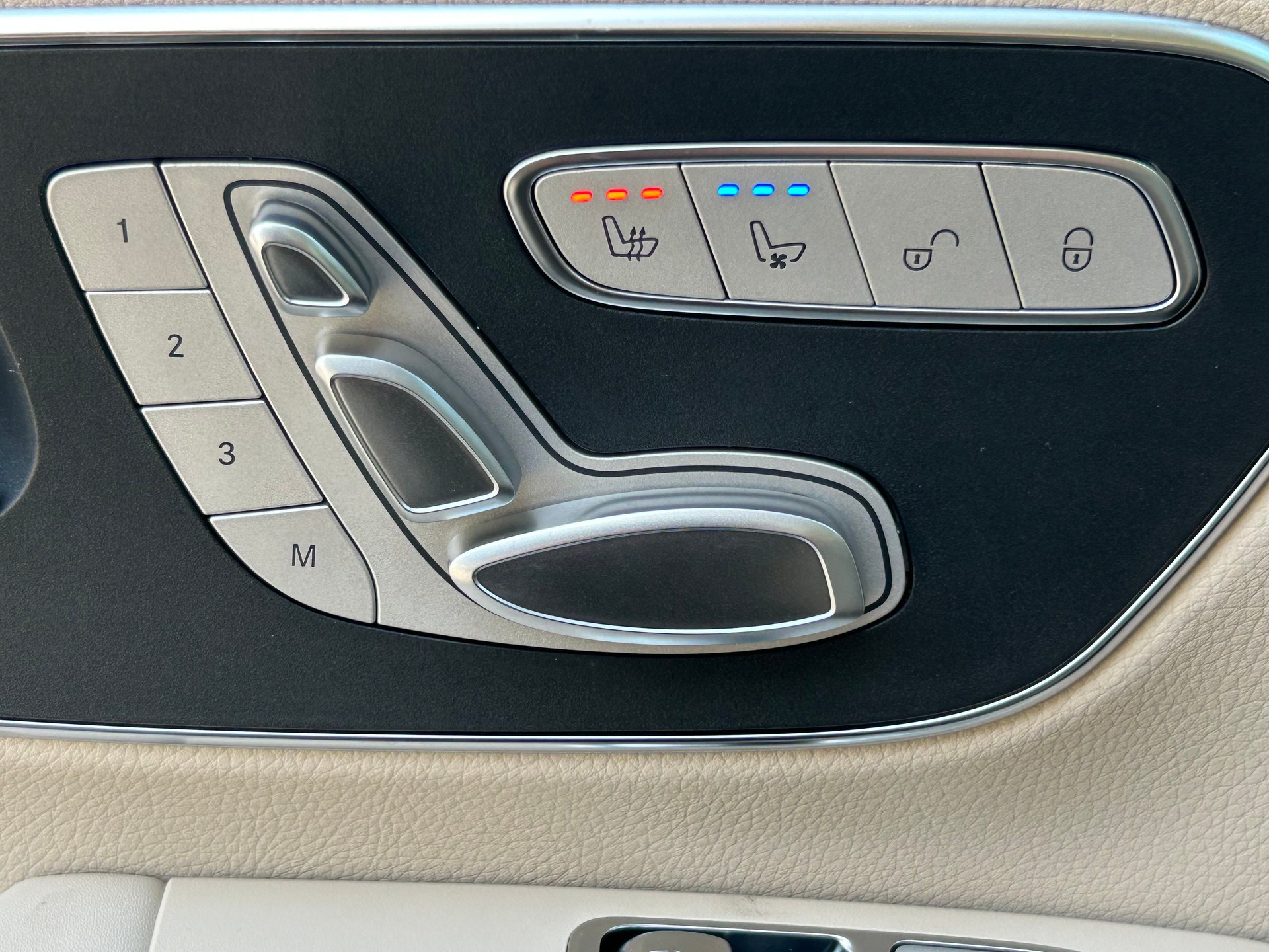 MERCEDES-BENZ V 300 d EXCLUSIVE Swiss Edition Lang 4MATIC - 18