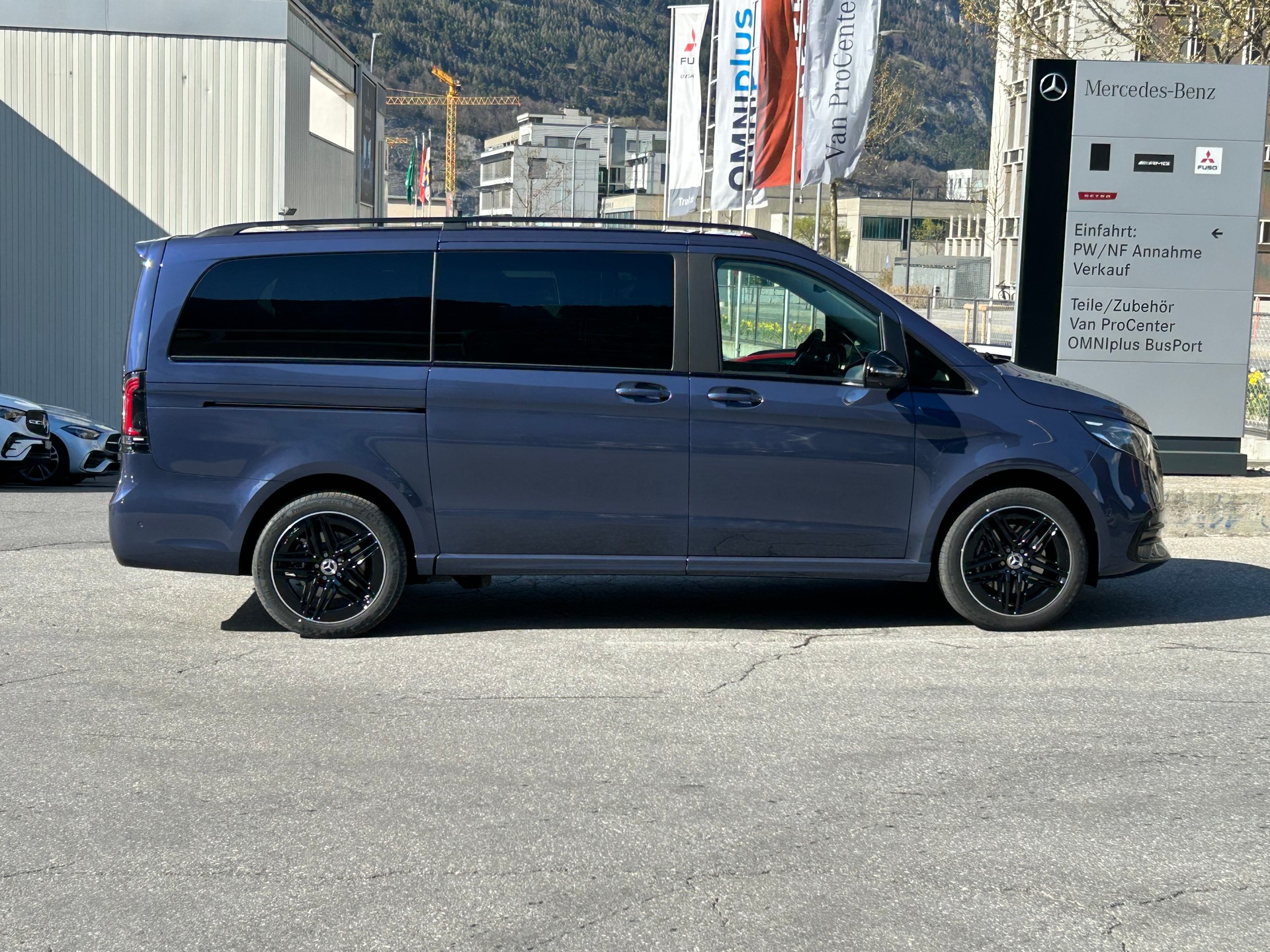 MERCEDES-BENZ V 300 d EXCLUSIVE Swiss Edition Lang 4MATIC - 16