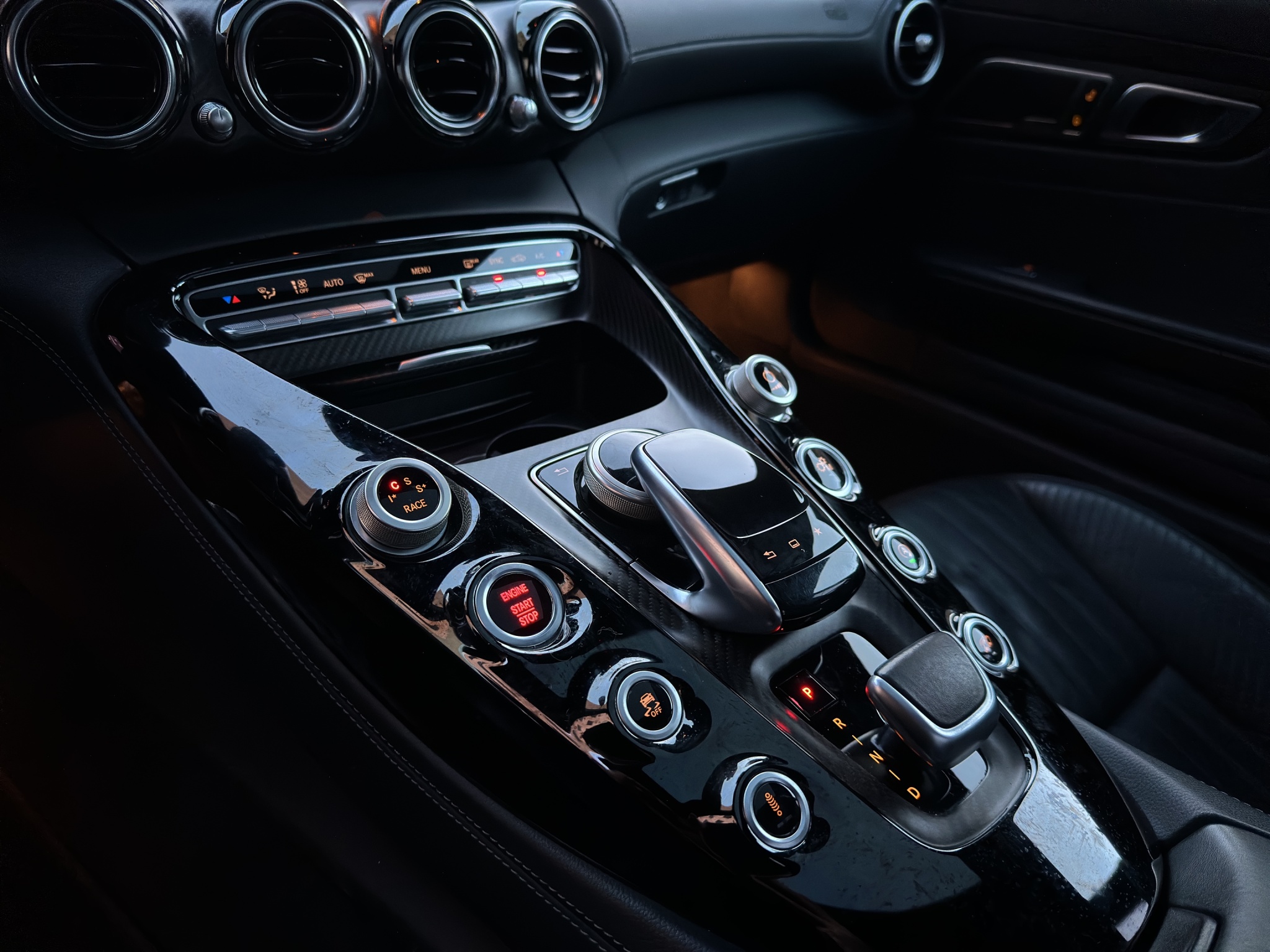 MERCEDES-BENZ AMG GT 11