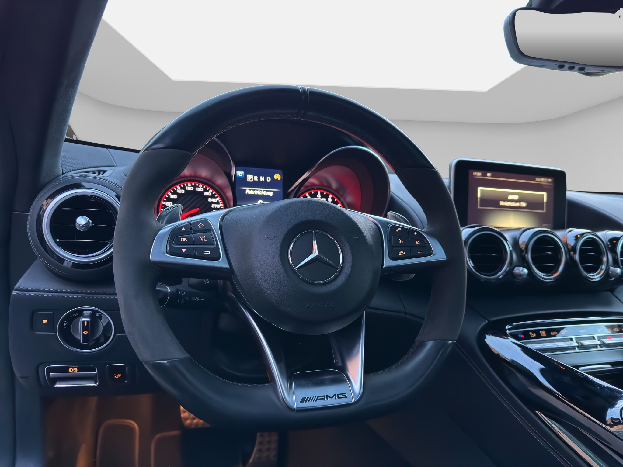 MERCEDES-BENZ AMG GT 10