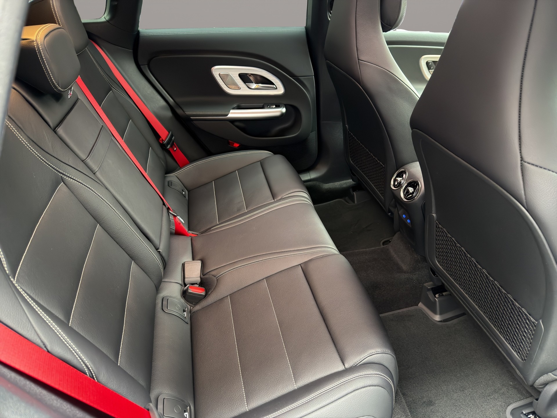 MERCEDES-BENZ CLA 220 8G-DCT 4Matic - 12