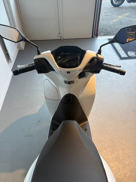 HONDA SH 125 + - 9