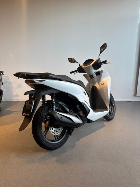 HONDA SH 125 + - 3