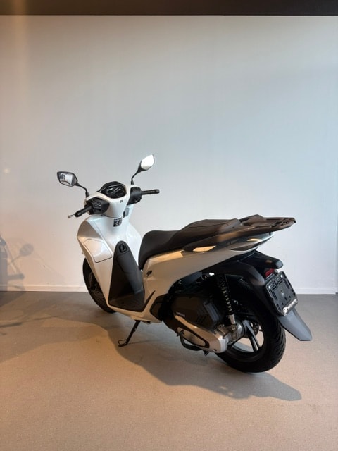 HONDA SH 125 + - 5