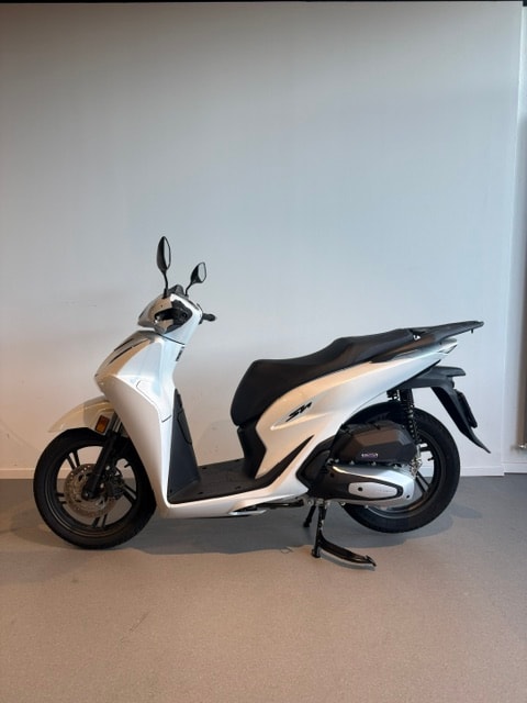 HONDA SH 125 + - 6
