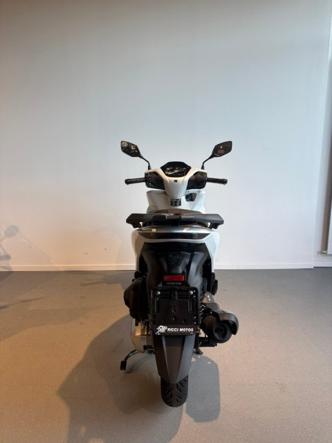 HONDA SH 125 + - 4