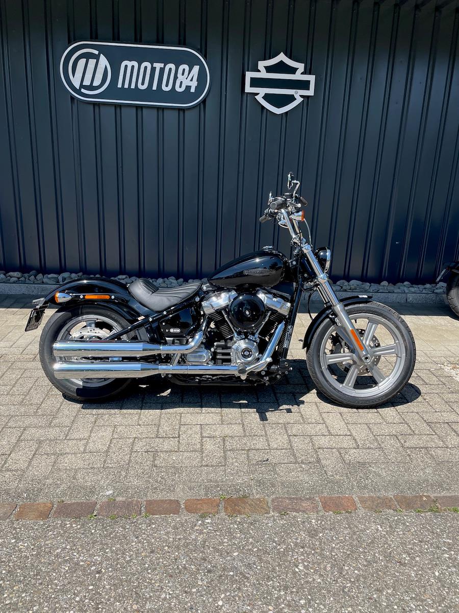 HARLEY-DAVIDSON FXST Softail Standard 107